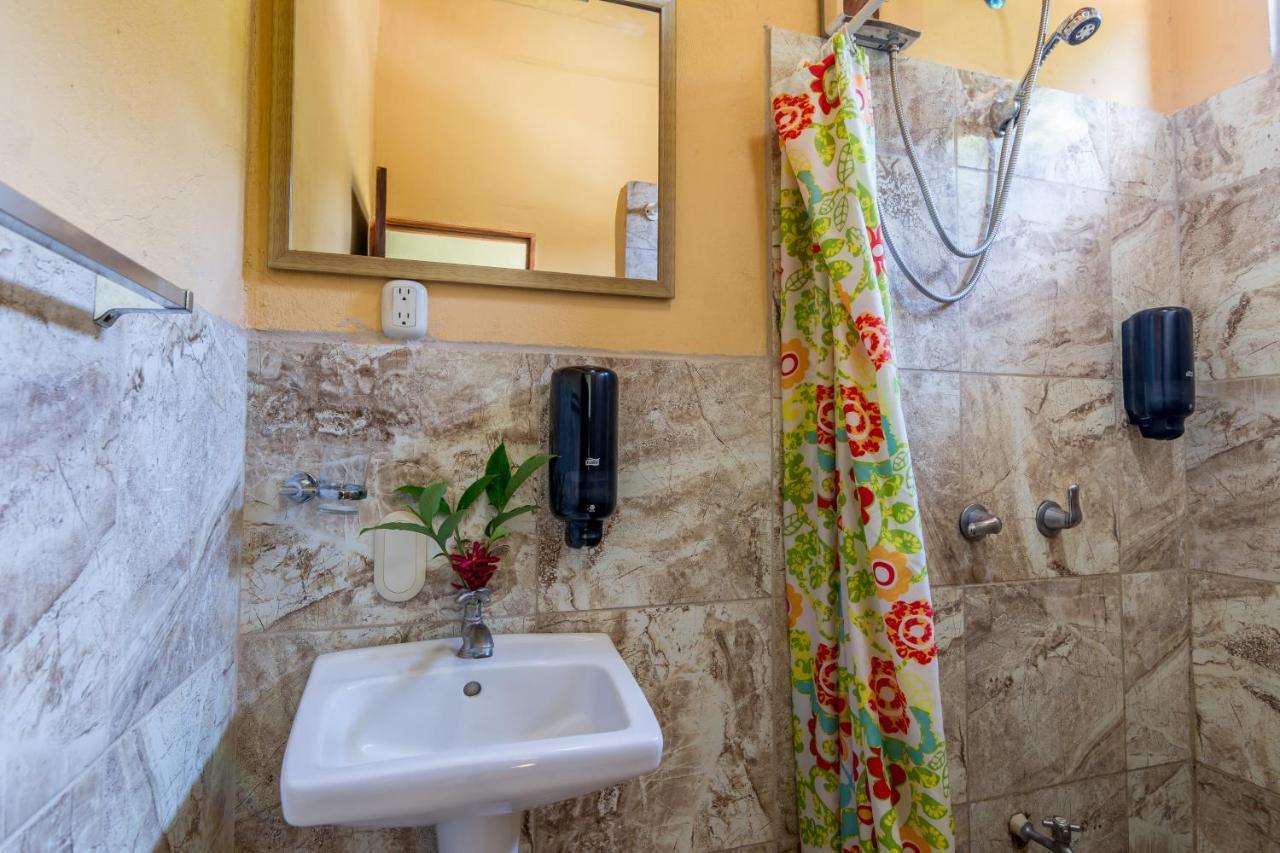 Sea Tower Hotel Puerto Viejo de Talamanca Екстериор снимка