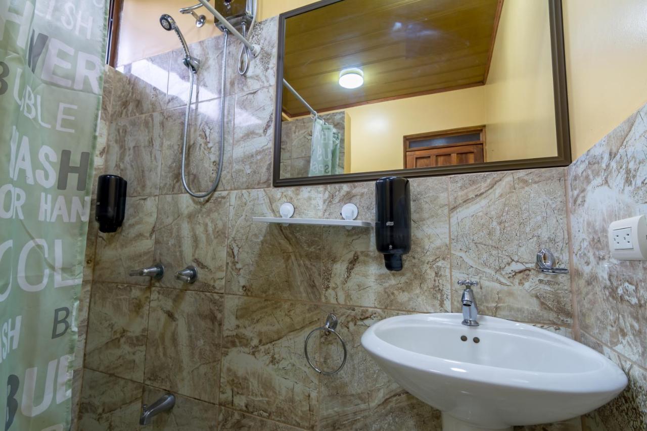 Sea Tower Hotel Puerto Viejo de Talamanca Екстериор снимка